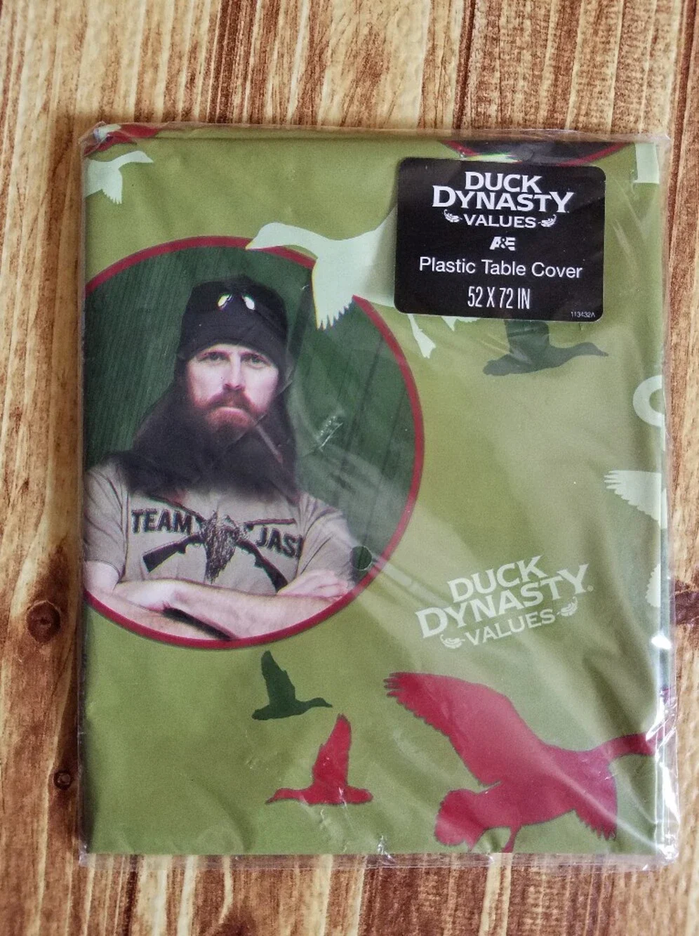 Duck Dynasty Values Green Red Plastic Table Cover Christmas 52x72 Party Revival